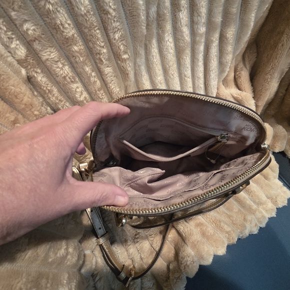 Michael Kors Gold and Cream Crossbody Bag - Picture 4 of 6